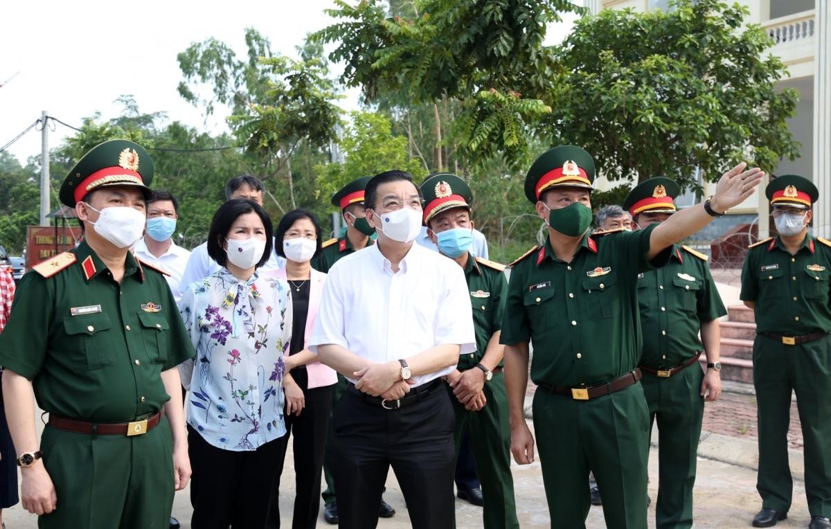 Chủ tịch Hà Nội đề nghị san tải, giảm mật độ và xét nghiệm thường xuyên.