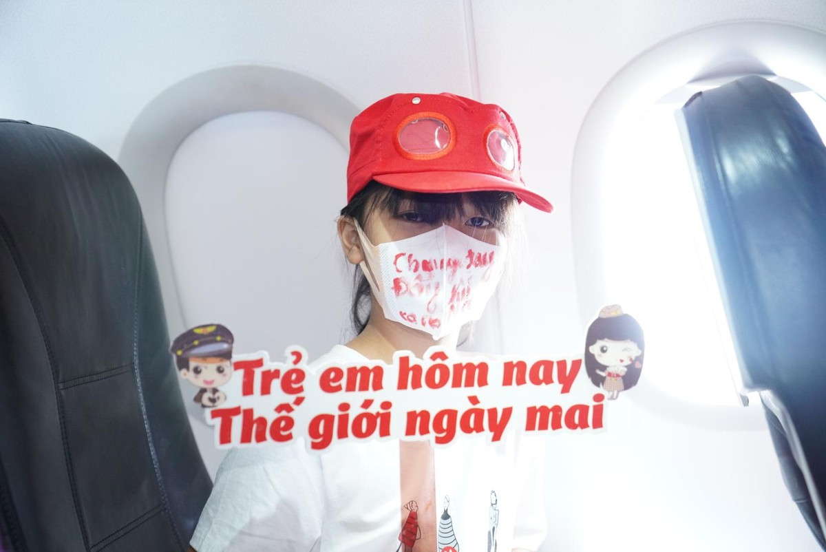 “Con hy vọng Việt Nam cùng chung tay đẩy lùi COVID-19”.
