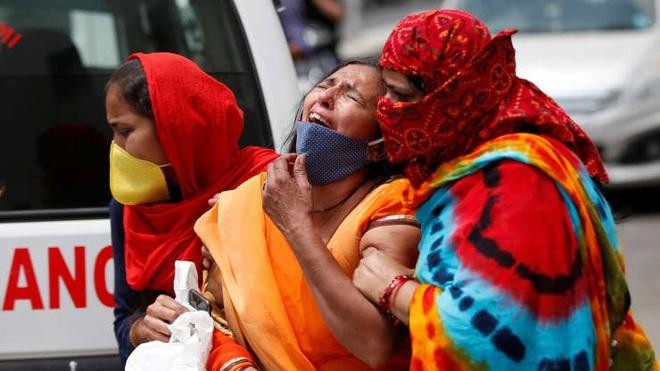 Ấn Độ vừa trải qua làn sóng Covid-19 thứ hai nghiêm trọng chưa từng có (Ảnh: Reuters).