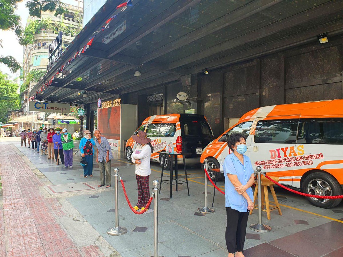 Hàng dài những người lao động tự do vật lộn với Kl993 Đăng nhập Giải trí mùa dịch.