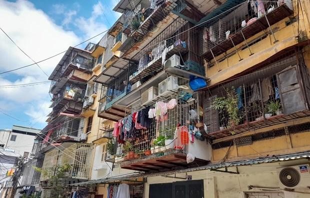 Một chung cu cũ ở Hà Nội. (Nguồn: TTXVN).