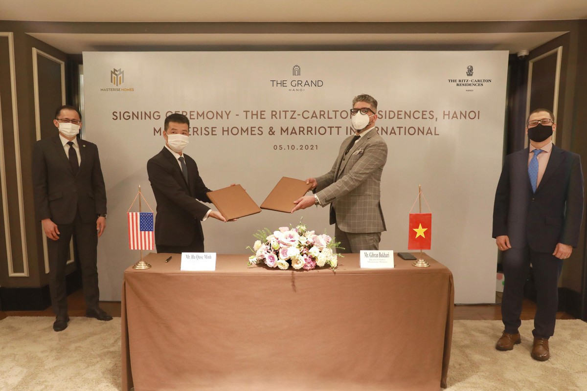 Masterise Homes và Marriott International chính thức hợp tác mang dự án Khu căn hộ hàng hiệu Ritz-Carlton đến Hà Nội – ghi dấu sự xuất hiện lần đầu tiên của thương hiệu Ritz-Carlton ở Việt Nam.