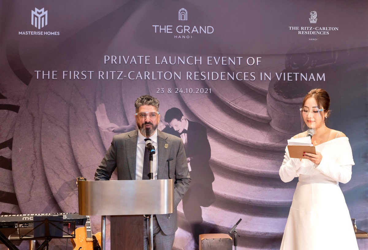 Ông Gibran Bukhari, Giám đốc khối Kl992 VIP Trang Chủ 2026, Masterise Homes tại sự kiện mở bán Khu căn hộ hàng hiệu Ritz-Carlton, Hanoi. Ảnh: Masterise Homes. Ông Gibran Bukhari, Giám đốc khối Kl992 VIP Trang Chủ 2026, Masterise Homes tại sự kiện mở bán Khu căn hộ hàng hiệu Ritz-Carlton, Hanoi. Ảnh: Masterise Homes.