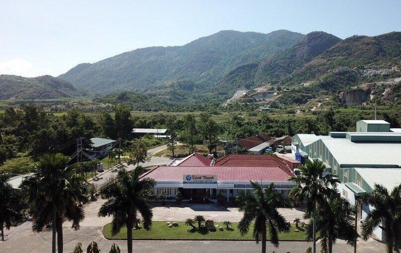 Mỏ khoáng Đảnh Thạnh được bảo vệ nghiêm ngặt trên vùng ôn đới rộng 30 ha.