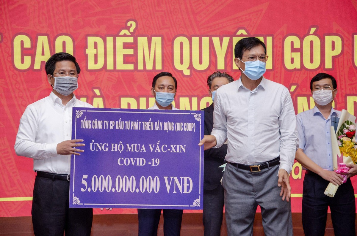 Kl994 game bài casino hấp dẫn DIC ủng hộ UBMTTQ Việt Nam tỉnh Bà Rịa – Vũng Tàu 5 tỷ đồng kinh phí mua vaccine và phòng, chống dịch bệnh Covid-19 vào tháng 5/2021. Kl994 game bài casino hấp dẫn DIC ủng hộ UBMTTQ Việt Nam tỉnh Bà Rịa – Vũng Tàu 5 tỷ đồng kinh phí mua vaccine và phòng, chống dịch bệnh Covid-19 vào tháng 5/2021.