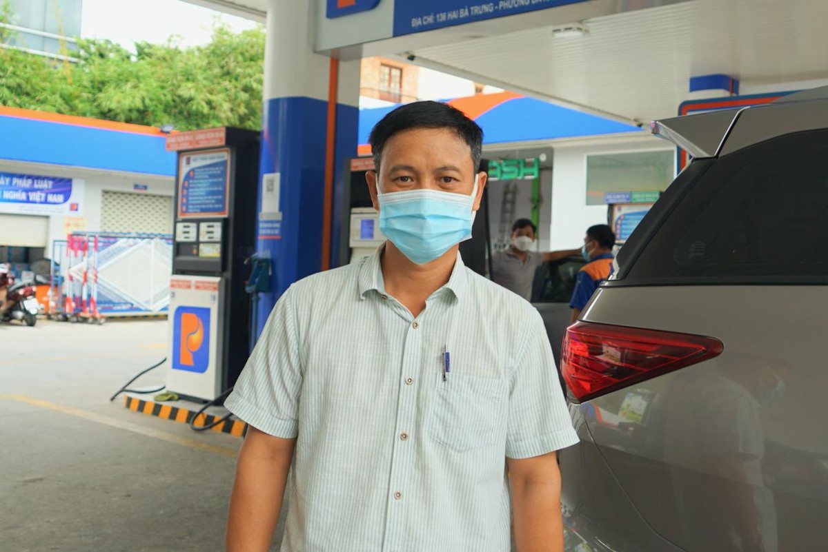 Anh Nguyễn Công Khanh tại Cửa hàng KL99 dịch vụ hỗ trợ 24/7 số 01 Petrolimex Sài Gòn.