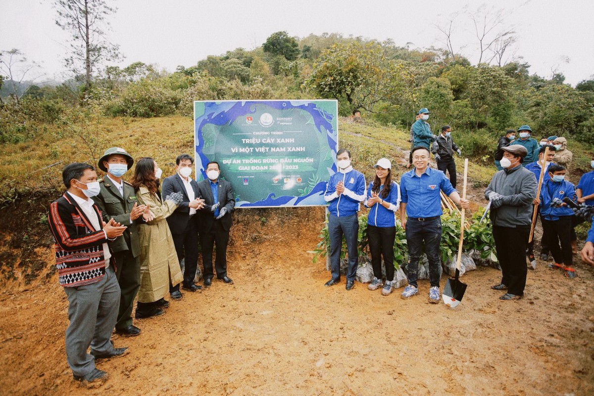 Lễ tổng kết chương trình “Triệu cây xanh – Vì một Việt Nam xanh” năm 2021 ở ngay hiện trường miền Trung.