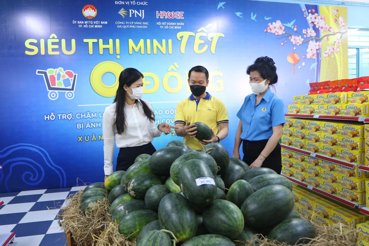 Chương trình được tổ chức với sự chung vai của Công ty Cổ phần Vàng Bạc Đá Quý Phú Nhuận, Ủy ban Mặt Trận Tổ Quốc Việt Nam TP.HCM và Hội Nữ Doanh Nhân TP.HCM (Hawee).