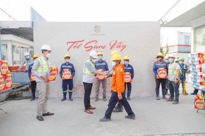 Tết sum vầy là chương trình thường niên, mong muốn san sẻ một năm mới đủ đầy với công nhân làm việc tại các dự án do Masterise Homes phát triển.