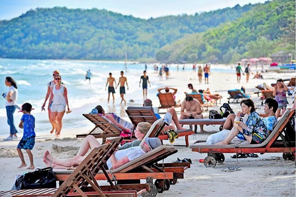 Khách Hòa luôn là điểm dừng chân du lịch, nghỉ dưỡng được lựa chọn hàng đầu của du khách trong và ngoài nước. Khách Hòa luôn là điểm dừng chân du lịch, nghỉ dưỡng được lựa chọn hàng đầu của du khách trong và ngoài nước.