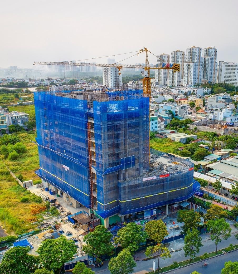 Viva Plaza đã xây đến tầng 12, dự kiến bàn giao nhà đầu năm 2023 (tham khảo tại www.viva-plaza.vn).