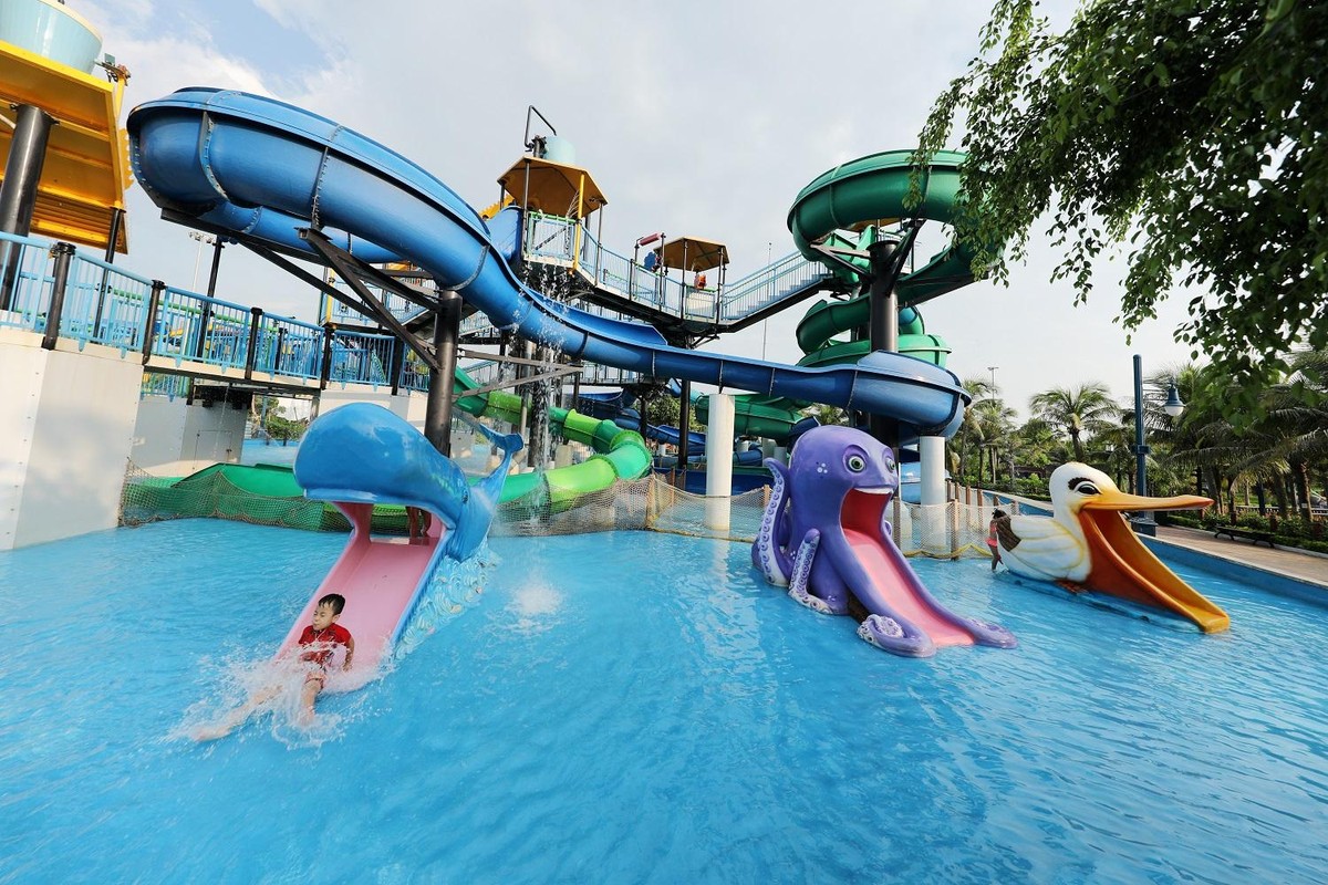 Bãi Cháy thu hút khách tham quan Vịnh Hạ Long và hệ sinh thái du lịch, vui chơi giải trí của Sun Group.