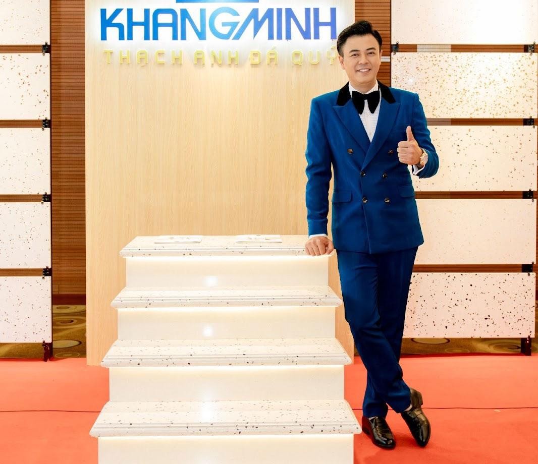 Cầu thang Thạch anh Đá quý trưng bày tại sự kiện.