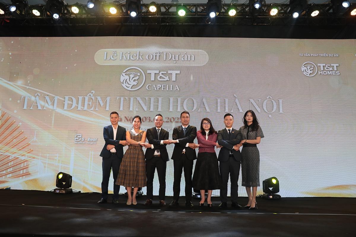 Đại diện các đơn vị tham gia lễ ký kết - đánh dấu sự kết hợp đầy triển vọng trong tương lai.