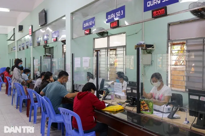 Tỉ lệ người hưởng trợ cấp thất nghiệp tăng cao trong thời gian qua. Tỉ lệ người hưởng trợ cấp thất nghiệp tăng cao trong thời gian qua.