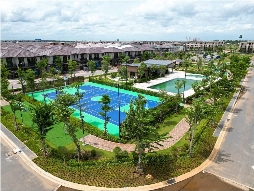 Nhiều mảng xanh và hệ thống tiện ích đa lớp phong phú mang đến trải nghiệm sống đỉnh cao tại The Aqua.