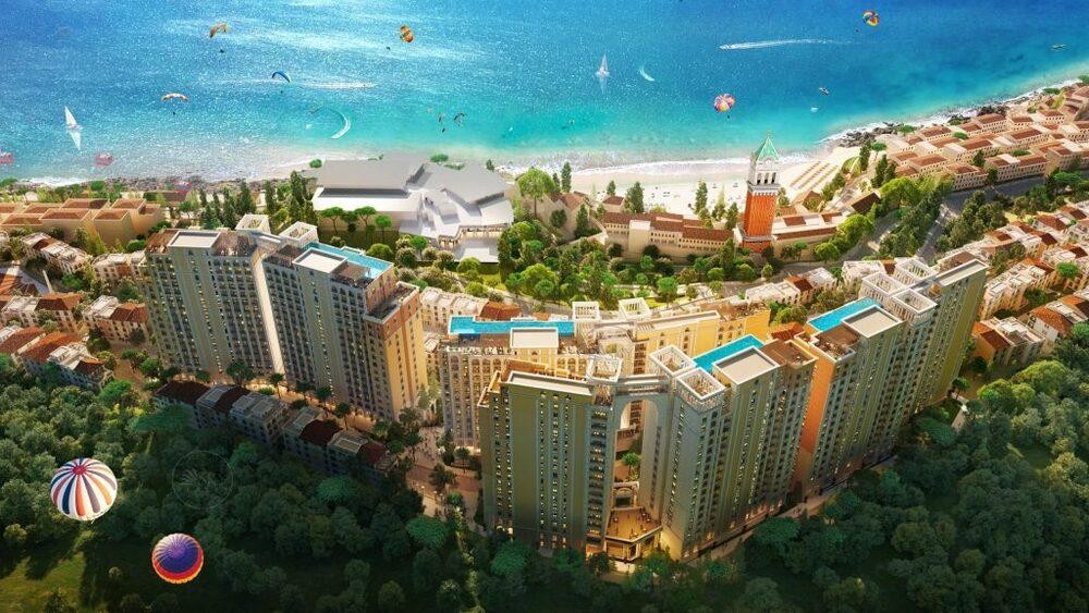 Được mệnh danh là “Biểu tượng vươn cao của thành phố Phú Quốc”, nằm trên những ngọn đồi cao, những tòa tháp căn hộ Sun Grand City Hillside Residence tựa như những người khổng lồ, ôm trọn tầm nhìn xuống thị trấn Địa Trung Hải và biển trời Phú Quốc. Từ ban công căn hộ Hillside Residence, chủ nhân dễ dàng bao trọn toàn bộ kiệt tác của thị trấn, chiêm nghiệm nhịp chuyển mình mạnh mẽ của thành phố đảo.