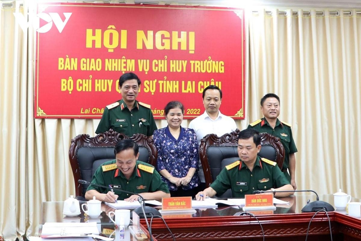 Lễ bàn giao nhiệm vụ Chỉ huy trưởng Bộ Chỉ huy Quân sự tỉnh dưới sự chứng kiến của lãnh đạo Quân khu II và tỉnh Lai Châu.