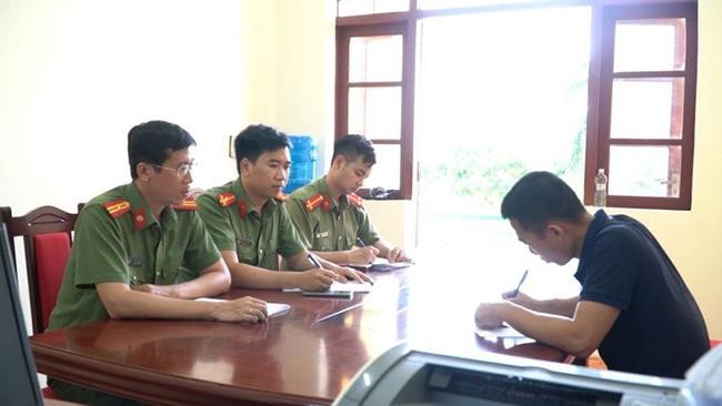 Đối tượng Đinh Văn Đức tại cơ quan điều tra.