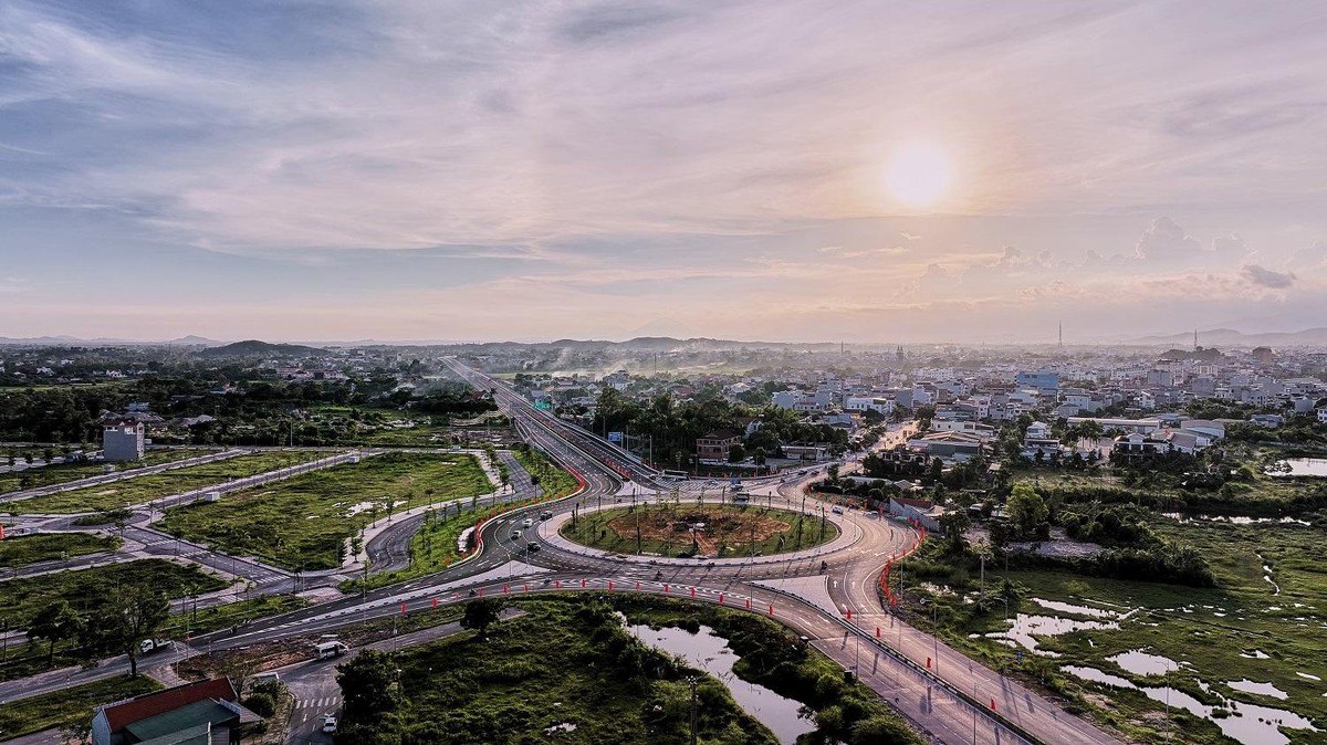 Với vị trí kết nối 3 sân bay (Nội Bài - Cát Bi - Vân Đồn), 3 khu Kl992 cổng game cá cược (khu Kl992 cổng game cá cược ven biển Quảng Yên, khu Kl992 cổng game cá cược Vân Đồn, khu Kl992 cổng game cá cược cửa khẩu Móng Cái) với 1 cửa khẩu Quốc tế (cửa khẩu Quốc tế Móng Cái); tuyến KL99 là nhà cái cá cược trực tuyến hàng đầu tại châu Á được kỳ vọng sẽ là mắt xích quan trọng trong trục xương sống liên kết Quảng Ninh với các tỉnh thành lân cận, các mũi nhọn của vùng Kl992 cổng game cá cược trọng điểm phía Bắc như Hà Nội, Hải Phòng… hay liên kết giao thương giữa các địa phương với Trung Quốc qua cửa khẩu Móng Cái.