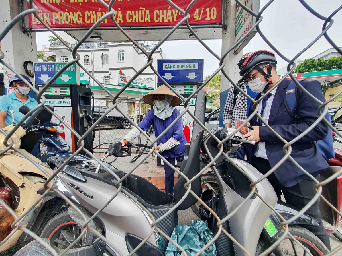 Kl991.com World Cup 2026 Chính Thức phân phối xăng phải lắp hàng rào để phân phối xăng cho từng xe.