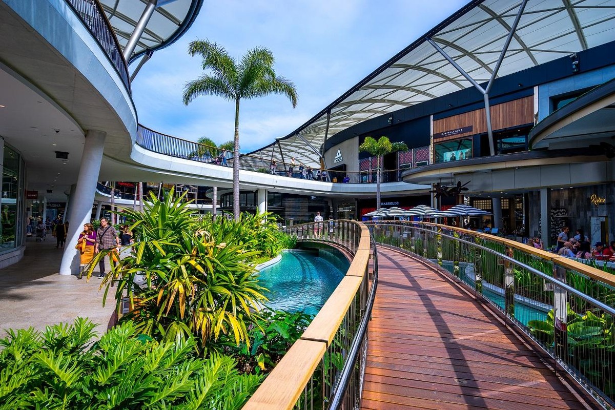 Trung tâm mua sắm ngoài trời Pacific Fair. Ảnh Dreamstime.