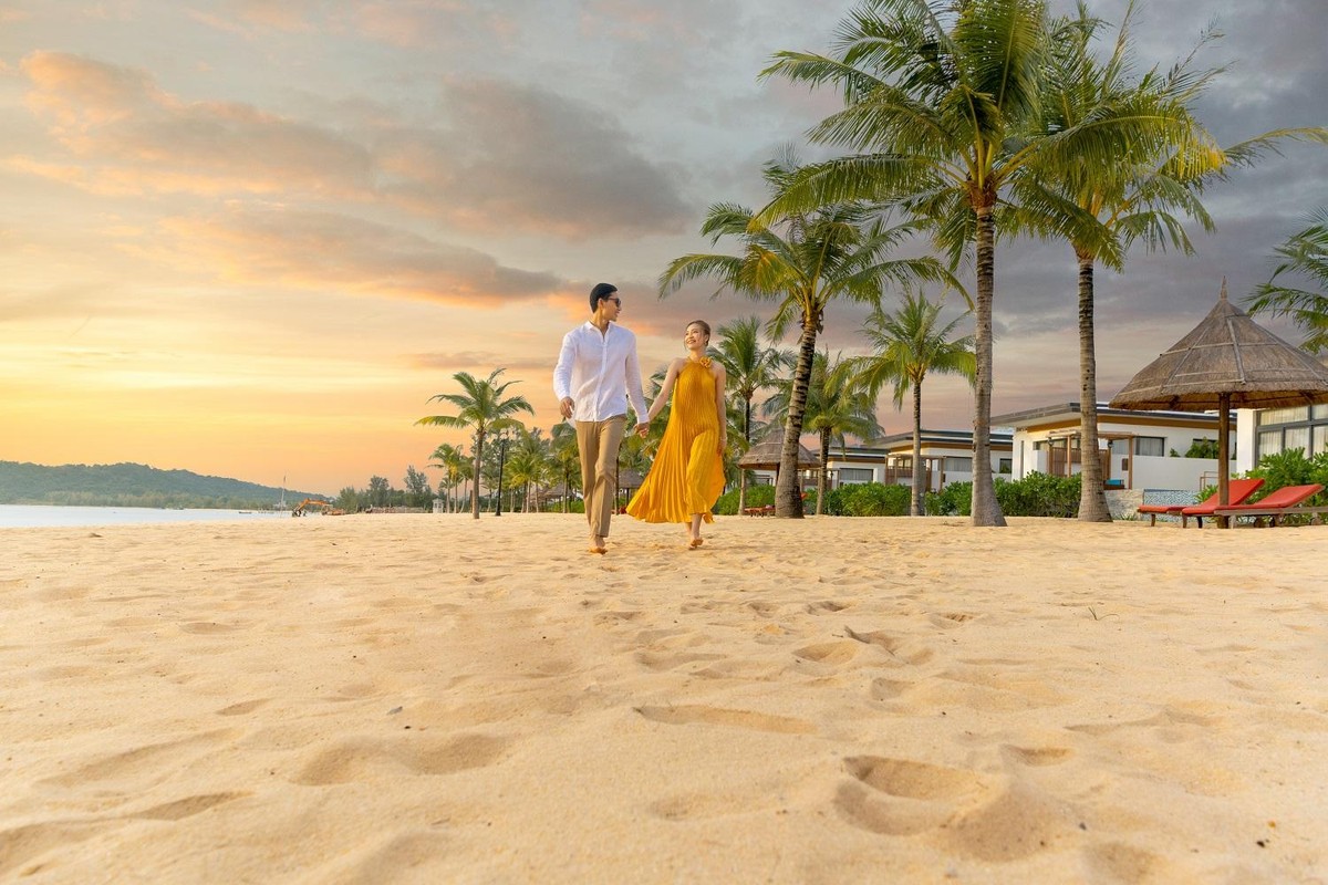 Nép mình bên bãi Ông Lang, Felicity Phu Quoc mang đến những trải nghiệm trọn vẹn khi song hành cùng Mövenpick Hotels &amp; Resorts.