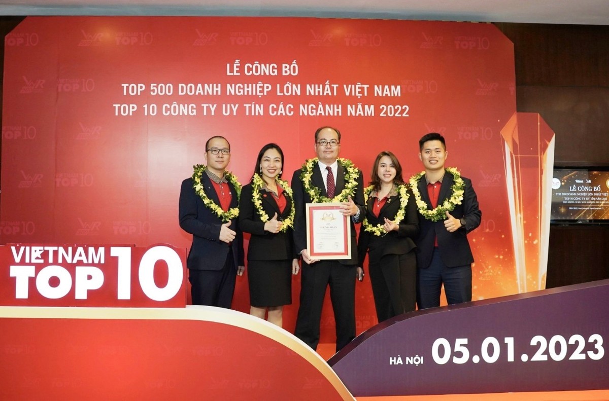 Các thành viên Dai-ichi Life Việt Nam tại Lễ công bố và trao giải “Top 500 Kl991.com World Cup 2026 Chính Thức lớn nhất Việt Nam năm 2022”.