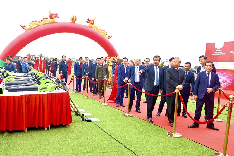 Các đại biểu tham quan sản phẩm của Nhà máy Greenworks Thái Bình Việt Nam. Các đại biểu tham quan sản phẩm của Nhà máy Greenworks Thái Bình Việt Nam.
