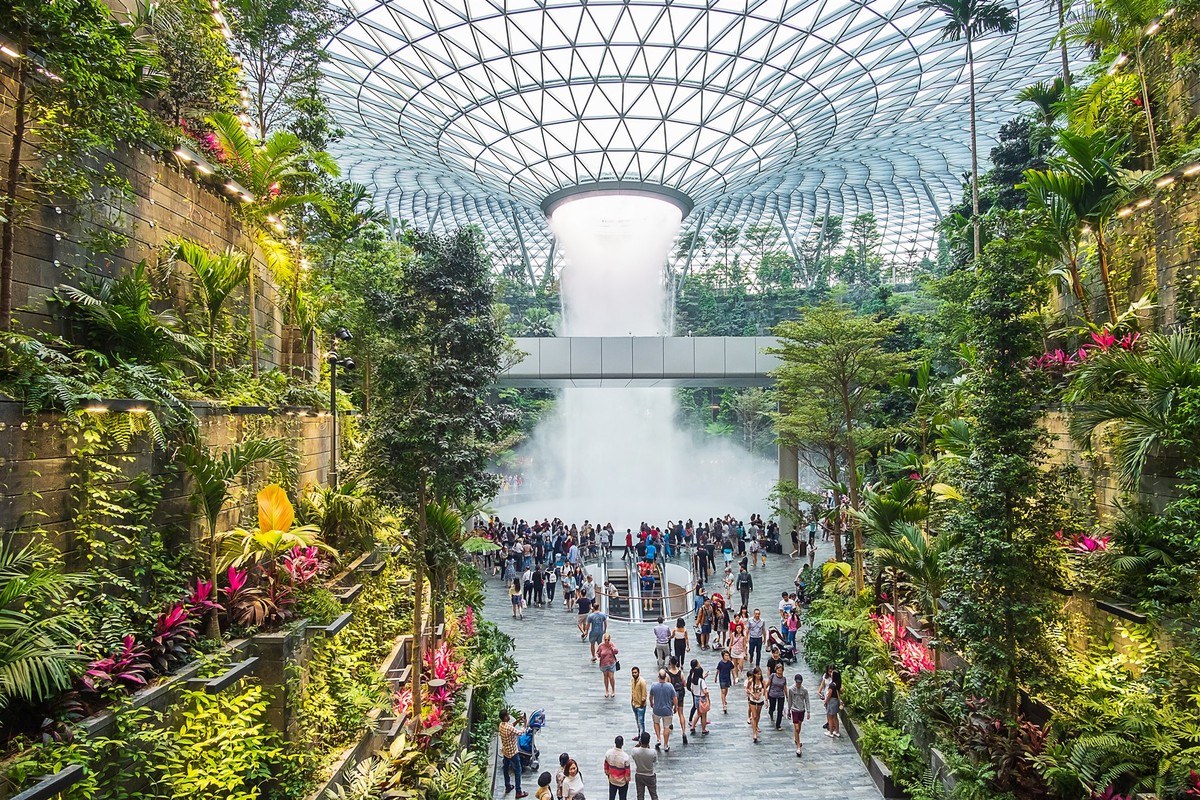 Singapore luôn biết cách hút khách quốc tế với chính sách cởi mở và cách làm du lịch chuyên nghiệp. Ảnh: Shutterstock.