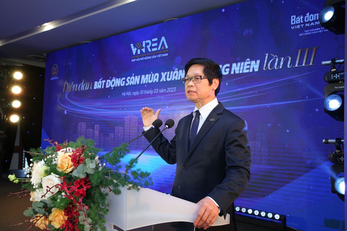 TS. Vũ Tiến Lộc phát biểu tại sự kiện.