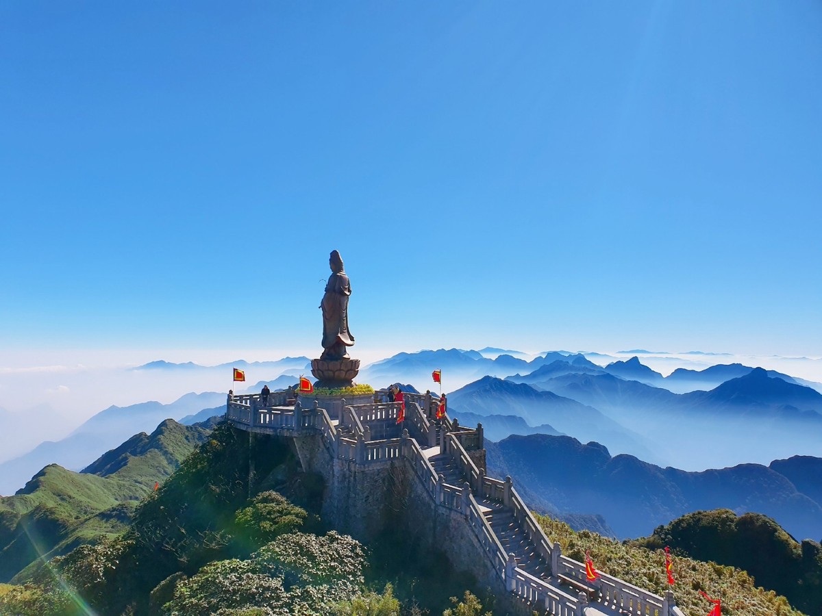 Chuỗi sản phẩm du lịch đặc sắc giúp du khách có thêm lý do để “móc hầu bao” khi đến Sa Pa. Ảnh: Lê Việt Khánh.