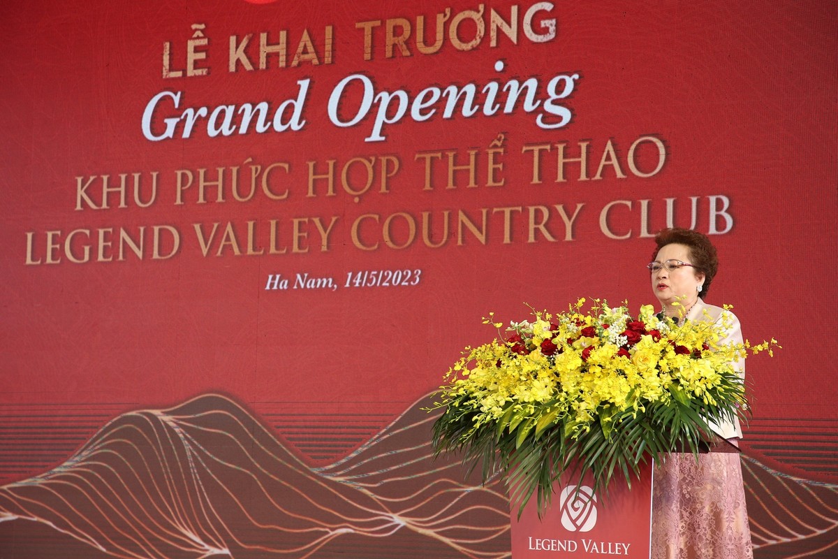 Bà Nguyễn Thị Nga, đại diện Chủ Kl99ok phiên bản mới, phát biểu tại sự kiện.