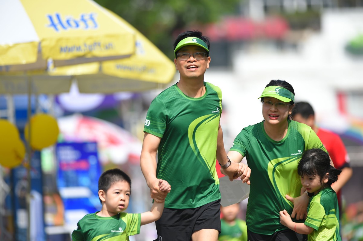 Giải Vietcombank Let’s Run mang đến niềm vui, sự gắn kết trong nội bộ, hướng đến ngày Gia đình Việt Nam (28/06.