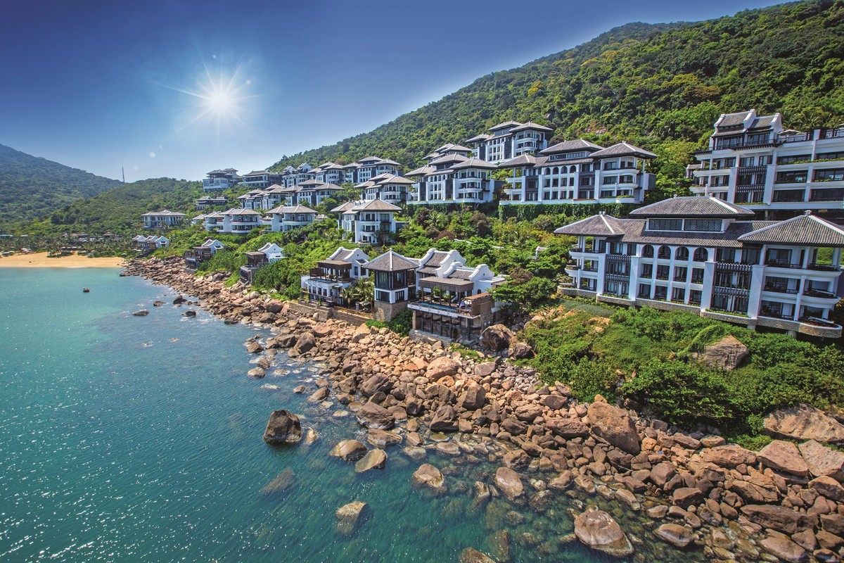 Khu nghỉ dưỡng InterContinental Danang Sun Peninsula Resort.