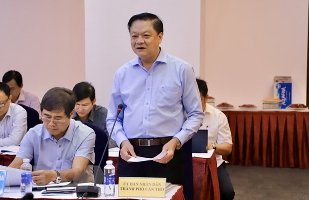Phó Chủ tịch Ủy ban Nhân dân thành phố Cần Thơ Dương Tấn Hiển phát biểu tại hội thảo. (Ảnh: Hồng Giang/TTXVN).