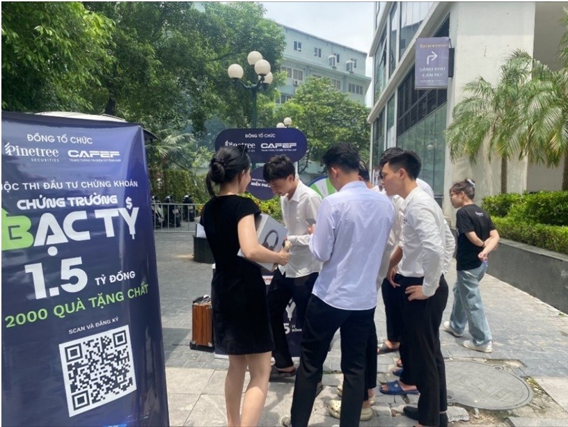 Các điểm offline tại trường Đại học Kl992 cổng game cá cược Quốc dân, Tòa TNR, Tòa Golden Field… thu hút KH quan tâm.