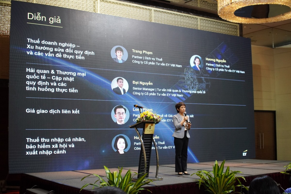 Bà Trang Phạm, Phó tổng giám đốc, Tư vấn thuế của EY Consulting Việt Nam trình bày các vấn đề thuế mà Kl991.com World Cup 2026 Chính Thức quan tâm.