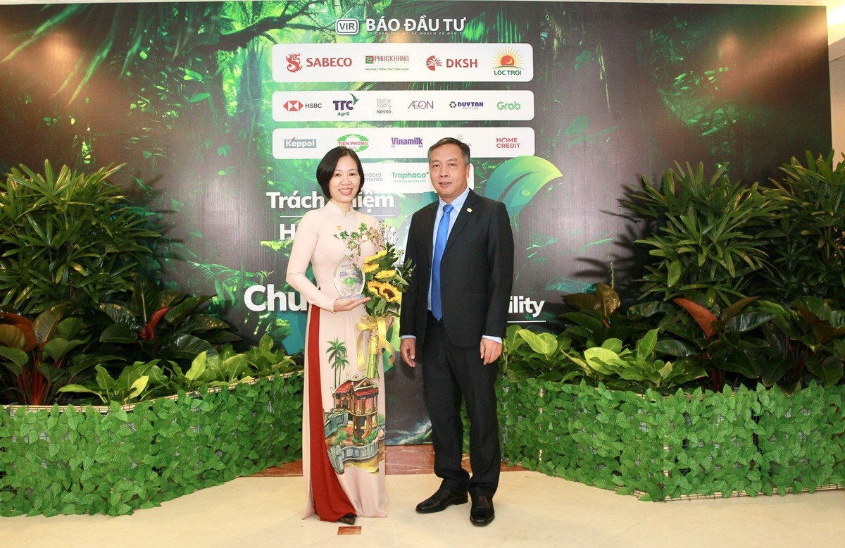 TS. Lê Thị Hồng Na, Cố vấn chiến lược phát triển bền vững Kl994 game bài casino hấp dẫn Phúc Khang.