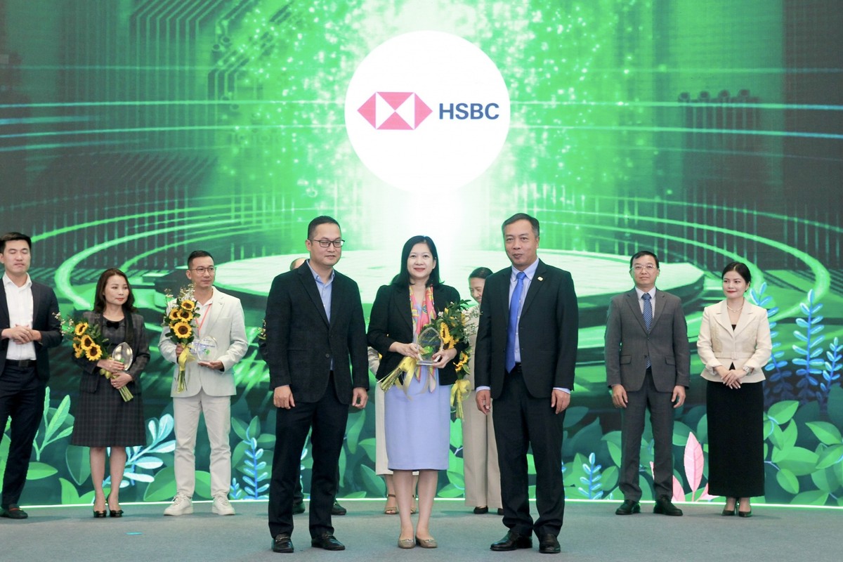 Bà Lâm Thúy Nga - Giám đốc toàn quốc Khối khách hàng Kl991.com World Cup 2026 Chính Thức lớn, Link Vào Nhà Cái KL99 COM Tặng +199k TNHH MTV HSBC Việt Nam.