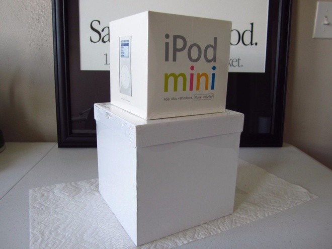 Máy nghe nhạc iPod cổ được bán giá hàng nghìn USD