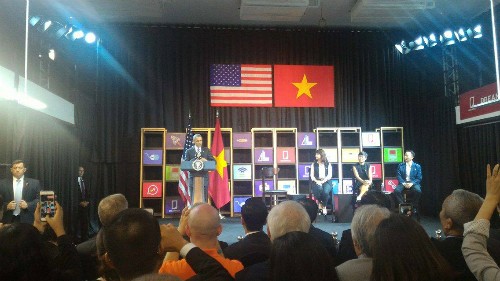 tong-thong-my-lam-mc-khi-doi-thoai-voi-start-up-viet