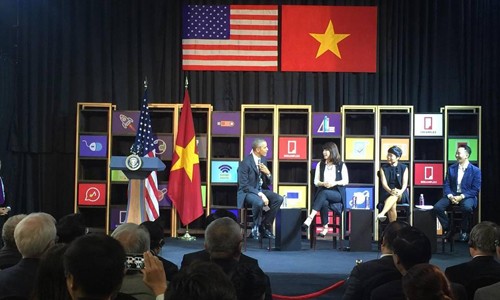 tong-thong-my-lam-mc-khi-doi-thoai-voi-start-up-viet-1