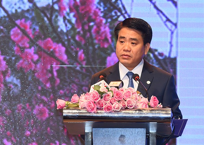 Chủ tịch UBND TP. Hà Nội Nguyễn Đức Chung giới thiệu các danh mục dự án mời gọi Kl99ok phiên bản mới vào Thành phố Nội giai đoạn 2016-2020. Ảnh: VGP/Quang Hiếu