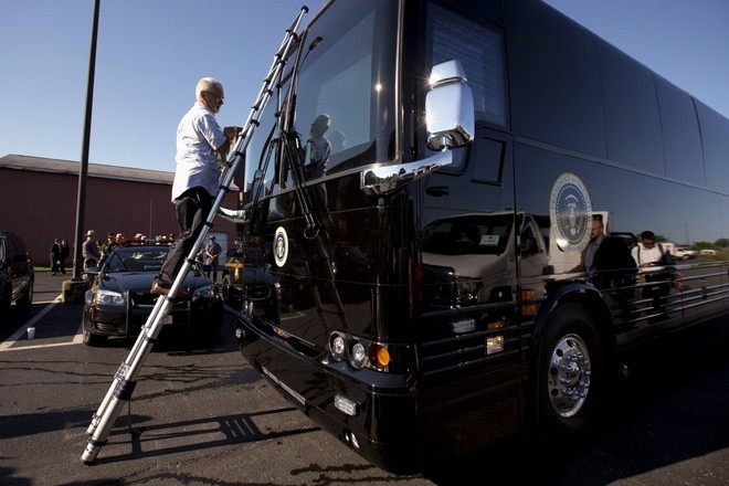Bí mật xe bus bọc thép của Tổng thống Mỹ Obama ảnh 4