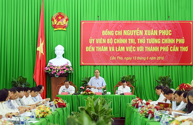 Toàn cảnh buổi làm việc. Ảnh: VGP/Quang Hiếu
