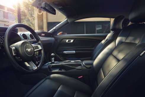 ford-mustang-2018-lo-dien-tai-dau-chevrolet-camaro-page-2-5