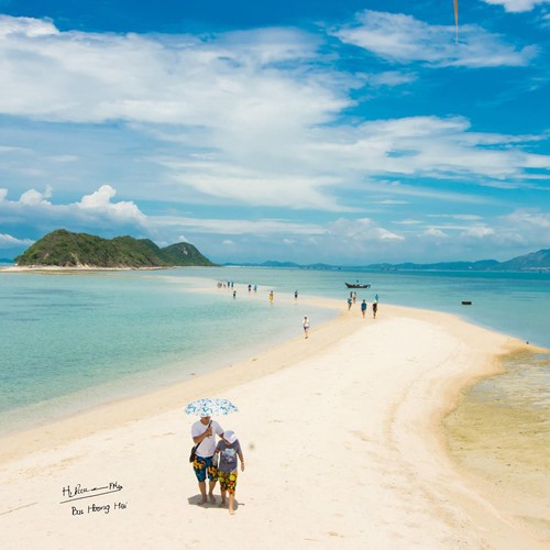 ba-con-duong-cho-khach-di-bo-giua-bien-o-viet-nam