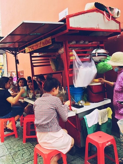 5-quan-an-noi-tieng-chanh-van-dong-khach-o-sai-gon