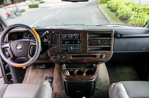 chevrolet-express-explorer-xe-van-hang-khung-gia-1-5-ty-tai-viet-nam-page-2-3